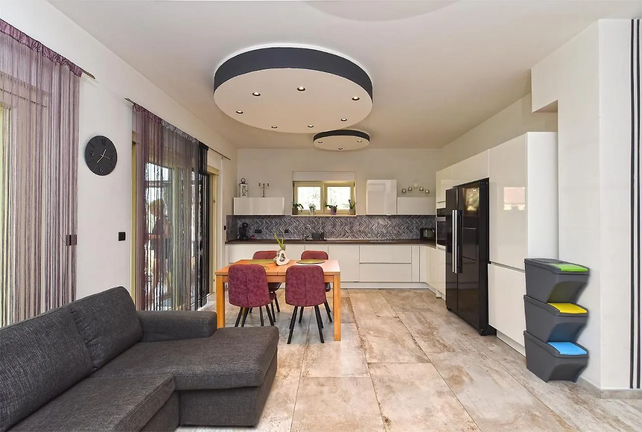 Apartment Valter 2284 Medulin 0*,  Croatia