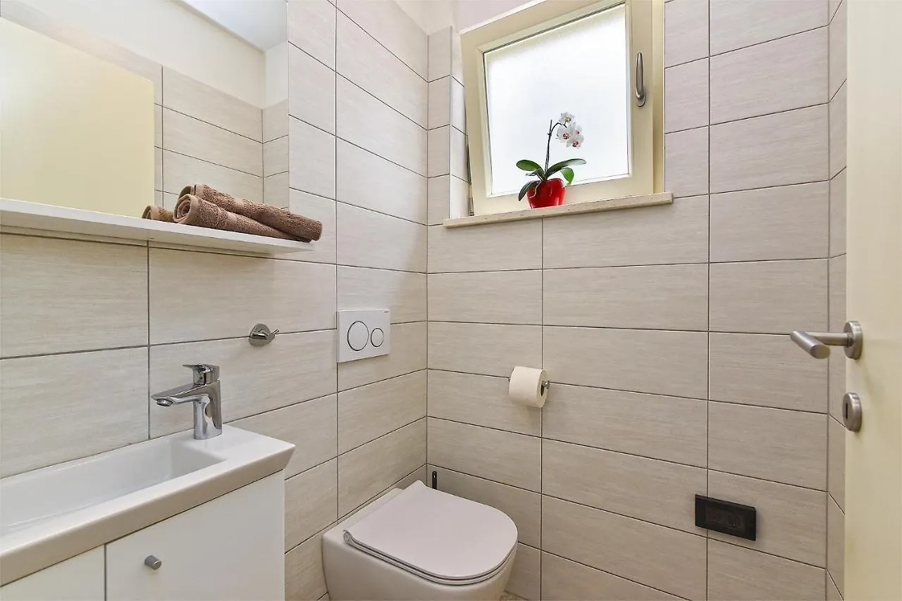 Apartment Valter 2284 Medulin 0*,